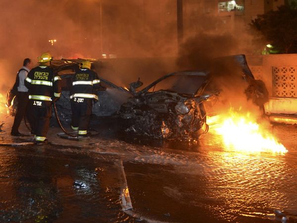 Roket dari Gaza Hancurkan Pom Bensin Israel