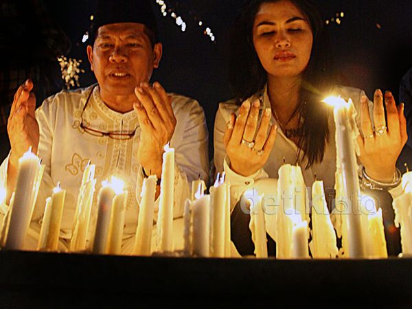 Relawan Jokowi Nyalakan Seribu Lilin untuk Palestina