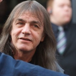 AC/DC Persiapan Album Baru, Gitaris Malcolm Young Dirawat