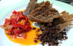 Dendeng Balado Si Uni: Lamaknyo, Dendeng Renyah Gurih dari Ranah Minang