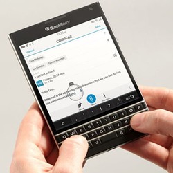 BlackBerry Pamer Keyboard Gesture di Passport