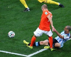 Jatuh-bangun Mascherano Antarkan Tango ke Maracana