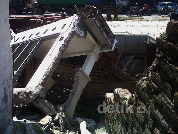 Proyek Box Culvert Membuat Rumah Warga Ambruk