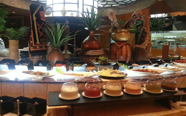 Beragam Sajian Timur Tengah Hadir di The Ritz-Carlton Jakarta