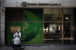 Guncangkan Pasar Saham Dunia, Bank Sponsor CR7 Punya Utang Rp 16 T