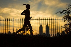 Begini Caranya Agar Bisa Tetap Rutin Olahraga Lari di Bulan Puasa