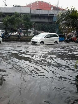 Hujan Lebat, Mangga Dua Tergenang