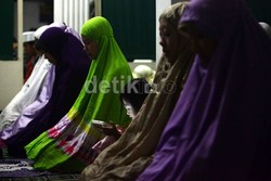 Bagaimana Salat Tarawihnya Ibu Menyusui?