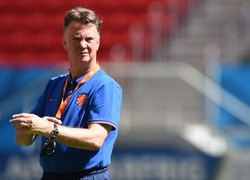 Van Gaal Ingin Mengakhiri dengan Rekor Tak Terkalahkan