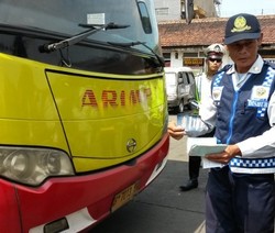 Dishub dan Polda Jabar Sidak Kelaikan Bus di Terminal Leuwipanjang