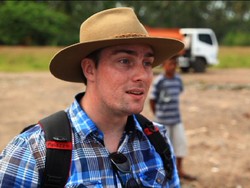 Farouk, Perjalanan Hati Mualaf Australia di Pelosok NTT