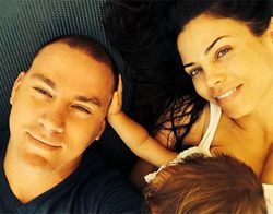 Bantah Gosip Cerai, Channing Tatum Foto Selfie dengan Istri & Anak Bantah Gosip Cerai, Channing Tatum Foto Selfie dengan Istri & Anak