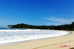 Liburan dengan Waktu Singkat? ke Sawarna Saja!