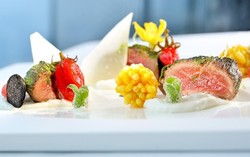 Meracik Hidangan Mewah untuk Penumpang Pesawat Tenyata Tidak Gampang!