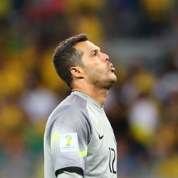 Brasil Gagal Total, Cesar Berpikir untuk Pensiun