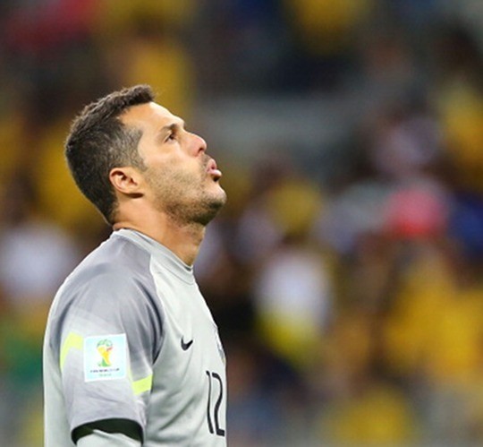 Brasil Gagal Total, Cesar Berpikir untuk Pensiun