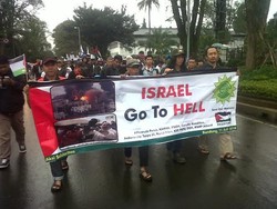 Solidaritas Palestina, Ribuan Warga Bandung Turun ke Jalan Mengecam Israel