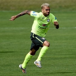 Barca Tunggu Alves untuk Bahas Masa Depan