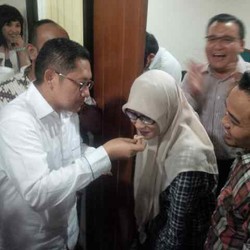 Ultah, Anas Urbaningrum Dapat Kue dari Loyalis di PN Tipikor
