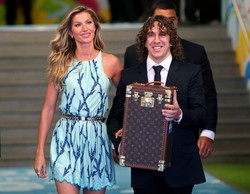 Cantiknya Gisele Bundchen Saat Bawakan Trofi Piala Dunia 2014