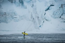 Antartika & 9 Tempat Surfing Paling Menantang di Dunia (2)