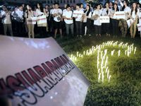 Aksi Menyalakan Lilin untuk Indonesia Damai