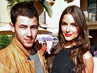 Nick Jonas dan Miss Universe 2012 Makin Serasi