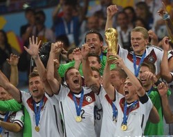 Jerman Akhiri Penantian 24 Tahun