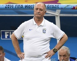 Pembelaan Maicon untuk Scolari