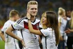 Parade WAGs Jerman di Maracana