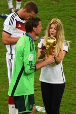 Parade WAGs Jerman di Maracana