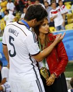 Parade WAGs Jerman di Maracana
