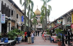 Di Singapura, Ada Tempat Makan Halal dari yang Murah sampai Berbintang Lima