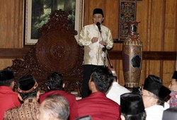 Menhut Zulkifli Hasan Buka Puasa Bersama Tokoh dan Warga Sumbagsel