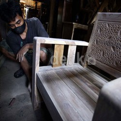 Kaya Rotan dan Kayu, RI Tak Pantas Impor Bahan Baku Furnitur