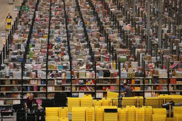 Mengintip Gudang Raksasa Amazon