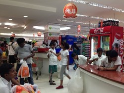 Belanja di Supermarket India, Siapkan Fisik Anda!