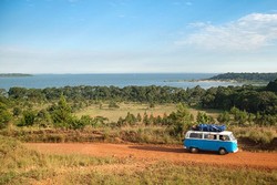 Tur Unik di Afrika, Naik VW Kombi Ketemu Singa