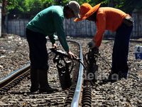 Perawatan Bantalan Rel Kereta Api