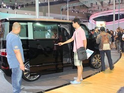 Berapa Tarif Premi Asuransi Mobil?