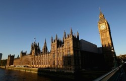 Begini Rasanya Puasa di London dan Paris, Seru dan Sedih Jadi Satu