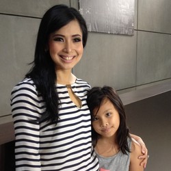 Feni Rose Pernah Kena PHP oleh Pembantu yang Mudik Lebaran