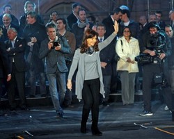 Presiden Argentina Tak Pernah Saksikan Kiprah Messi dkk. di Brasil