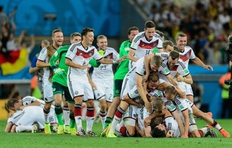 Bayern Selamati Jerman Usai Jadi Juara Dunia
