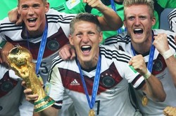 Schweinsteiger Bidik Piala Eropa 2016