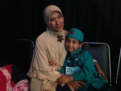 Jadi Hafiz Cilik, Qhalid Ingin Pakaikan Ibunya Mahkota Indah di Surga