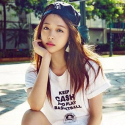 Ini Gaya Musim Panas Sulli f(x) di Hawaii