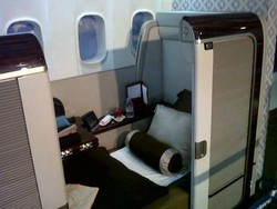 Urusan Bantal & Selimut, Garuda Unggul dari Qatar Airways