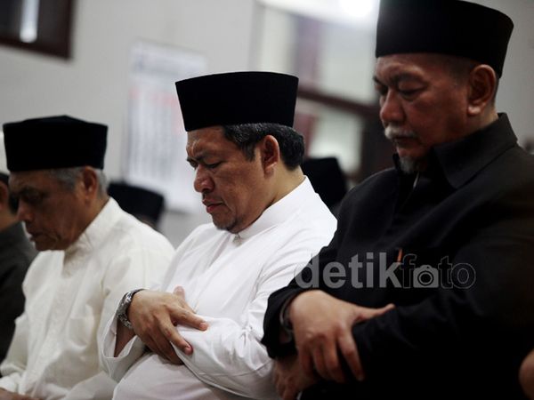 Gubernur dan Wagub Jabar Salat Tarawih Bersama