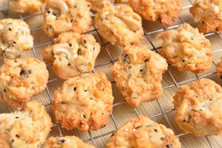 Cornflakes Cookies Keju, yang Manis Gurih Bikinan Sendiri